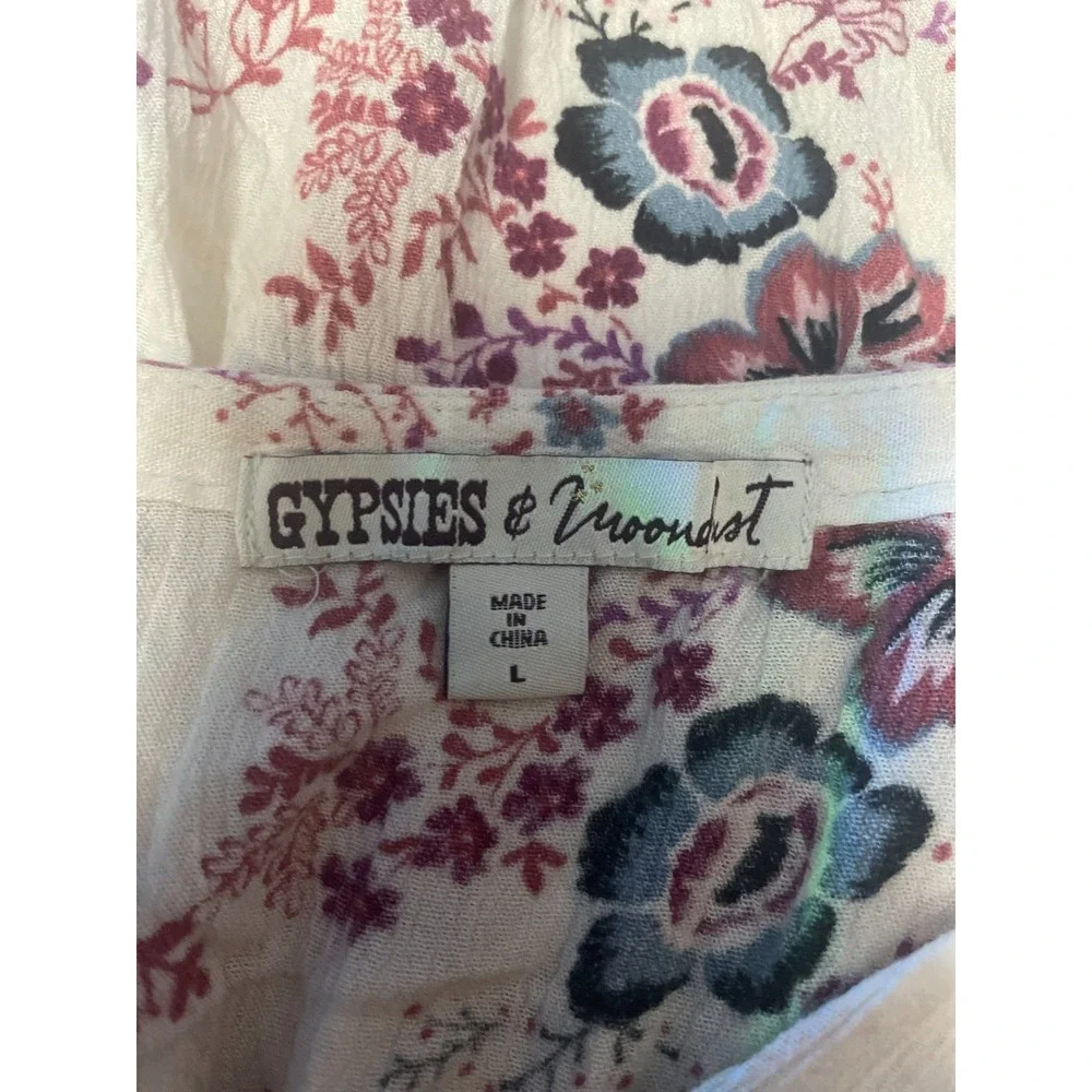 Gypsies & Moondust‎ Shirt Size Large White with Floral Design